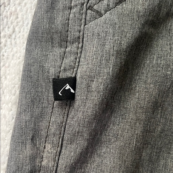 Denali Men's Gray Flat Front Shorts - Picture 3 of 5